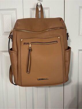 🔥 NWT Poppy & Peonies Commuter Backpack 🔥